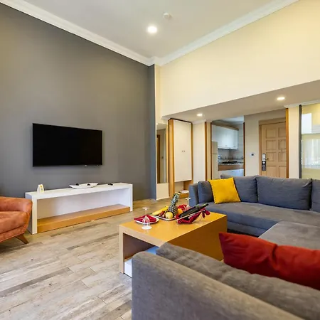 Vonresort Golden & Aqua シダ