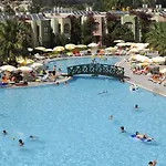 Vonresort Golden & Aqua 4* سيدي