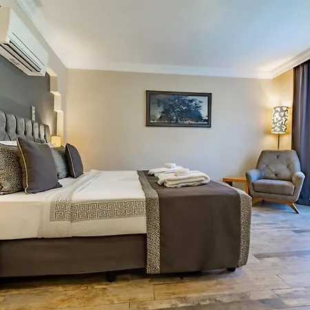 Vonresort Golden & Aqua 4* Side