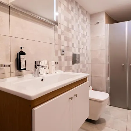 Vonresort Golden & Aqua 4* Side