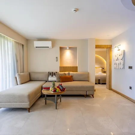 Vonresort Golden & Aqua Complex Side