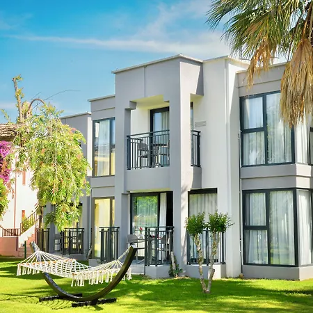Vonresort Golden & Aqua 4* Side