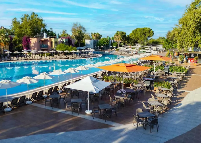 Vonresort Golden & Aqua Complex Side